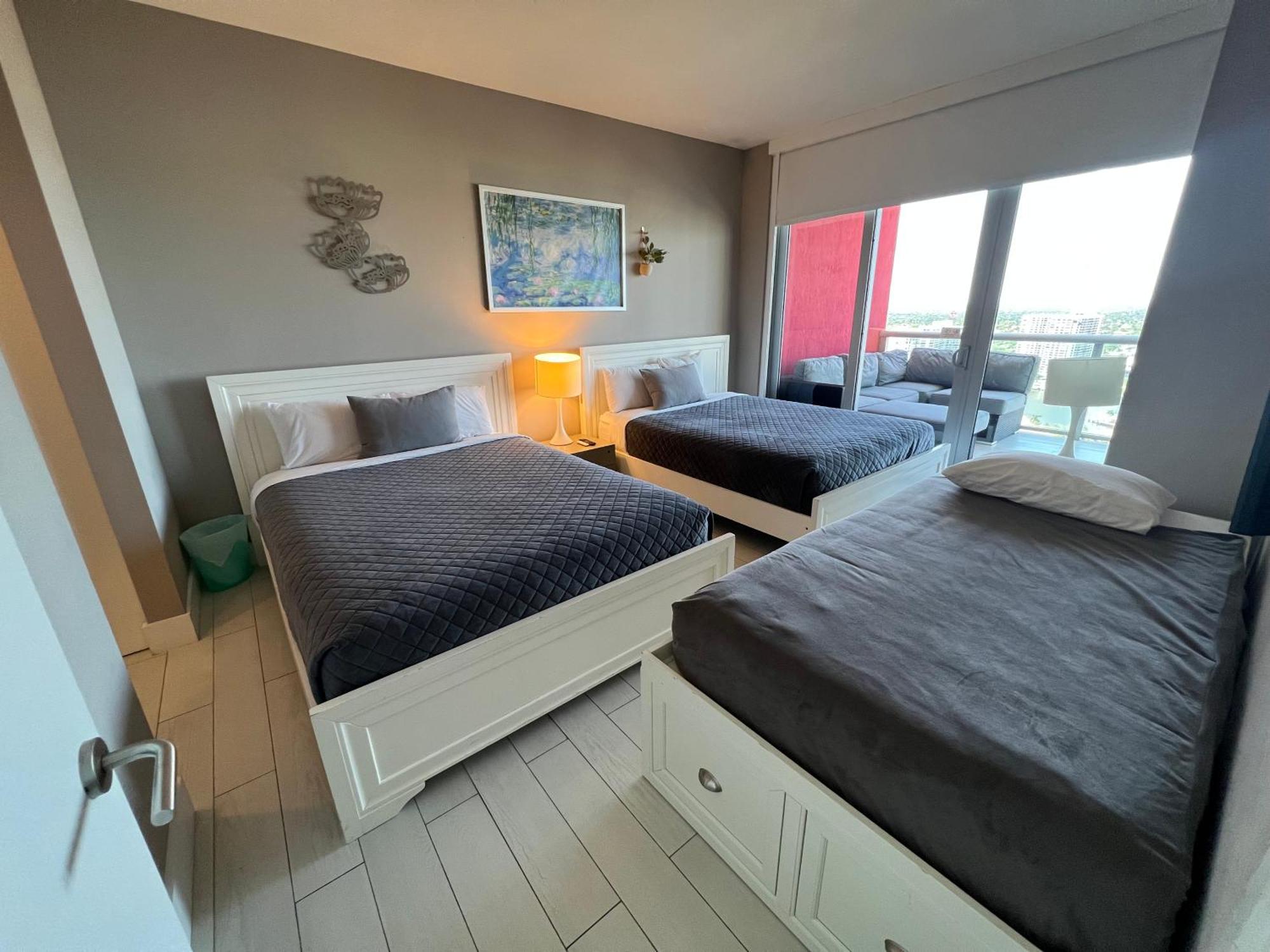 Mvr Apartments At Beachwalk Resort Hallandale Beach Exteriör bild