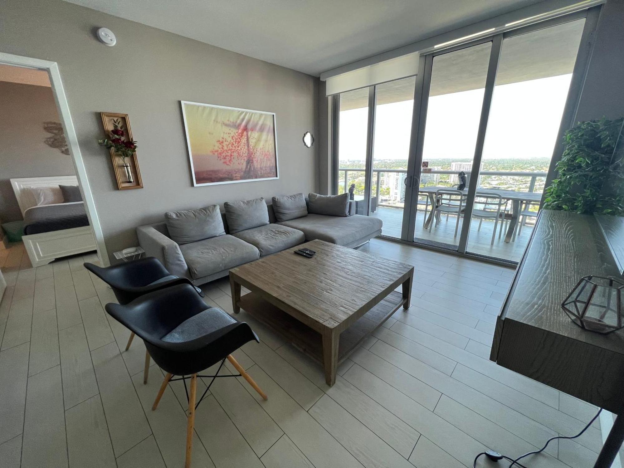 Mvr Apartments At Beachwalk Resort Hallandale Beach Exteriör bild