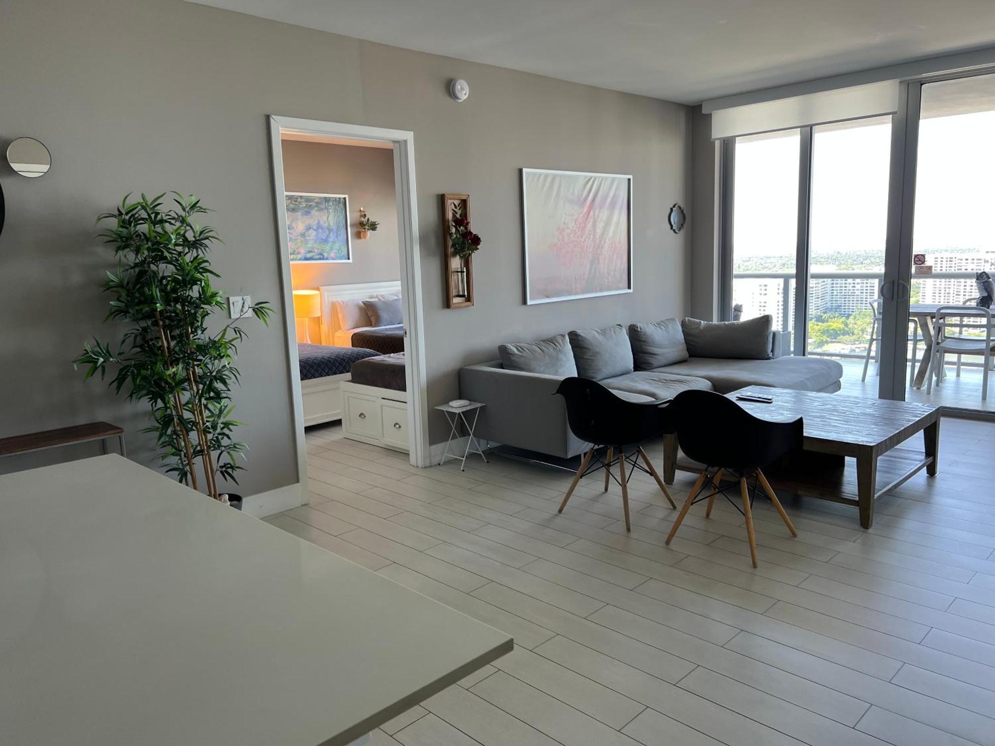 Mvr Apartments At Beachwalk Resort Hallandale Beach Exteriör bild