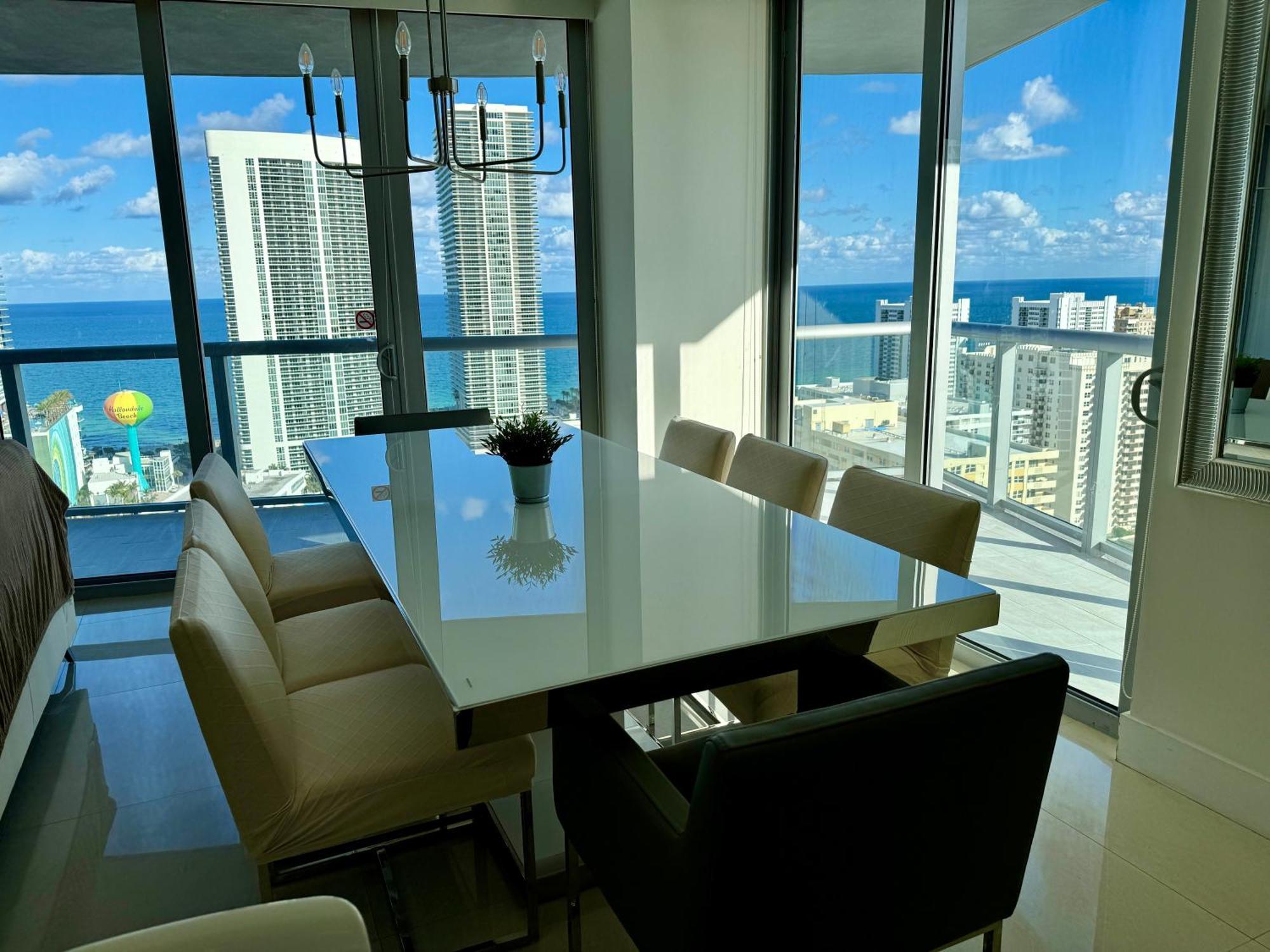 Mvr Apartments At Beachwalk Resort Hallandale Beach Exteriör bild