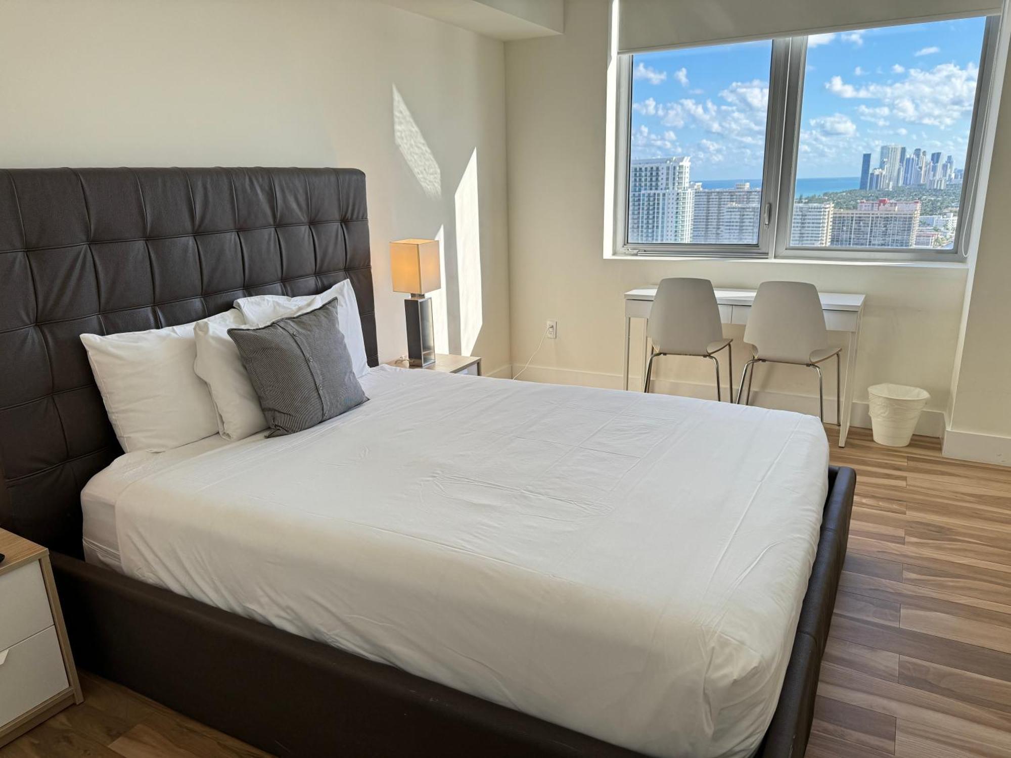 Mvr Apartments At Beachwalk Resort Hallandale Beach Exteriör bild