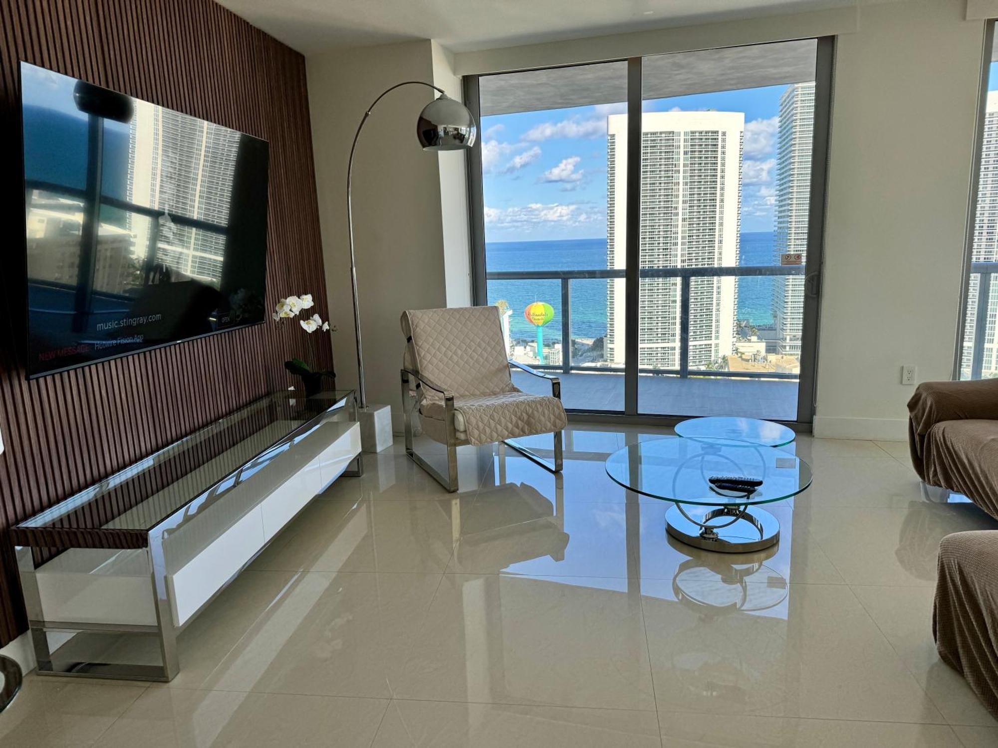 Mvr Apartments At Beachwalk Resort Hallandale Beach Exteriör bild