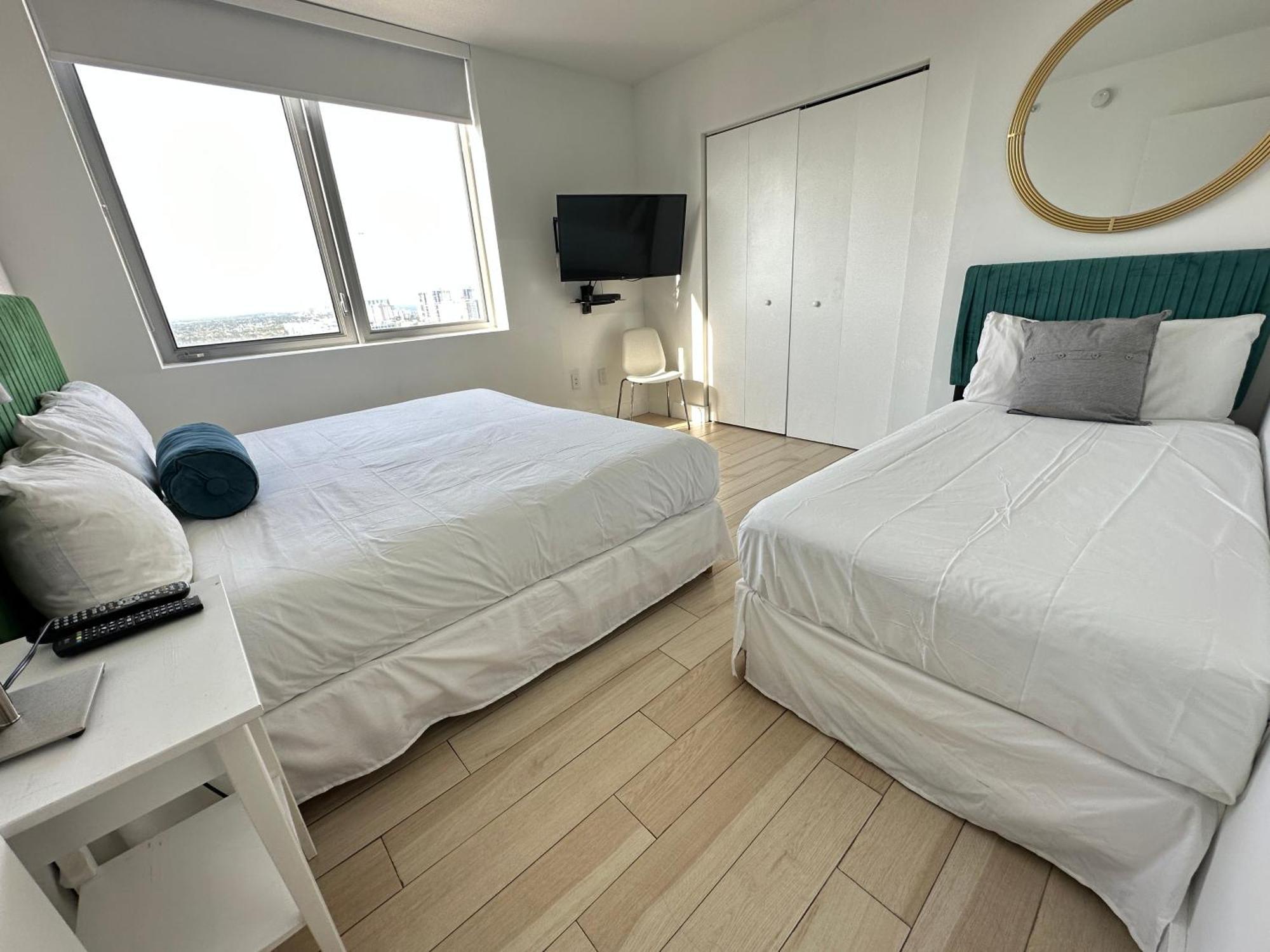 Mvr Apartments At Beachwalk Resort Hallandale Beach Exteriör bild