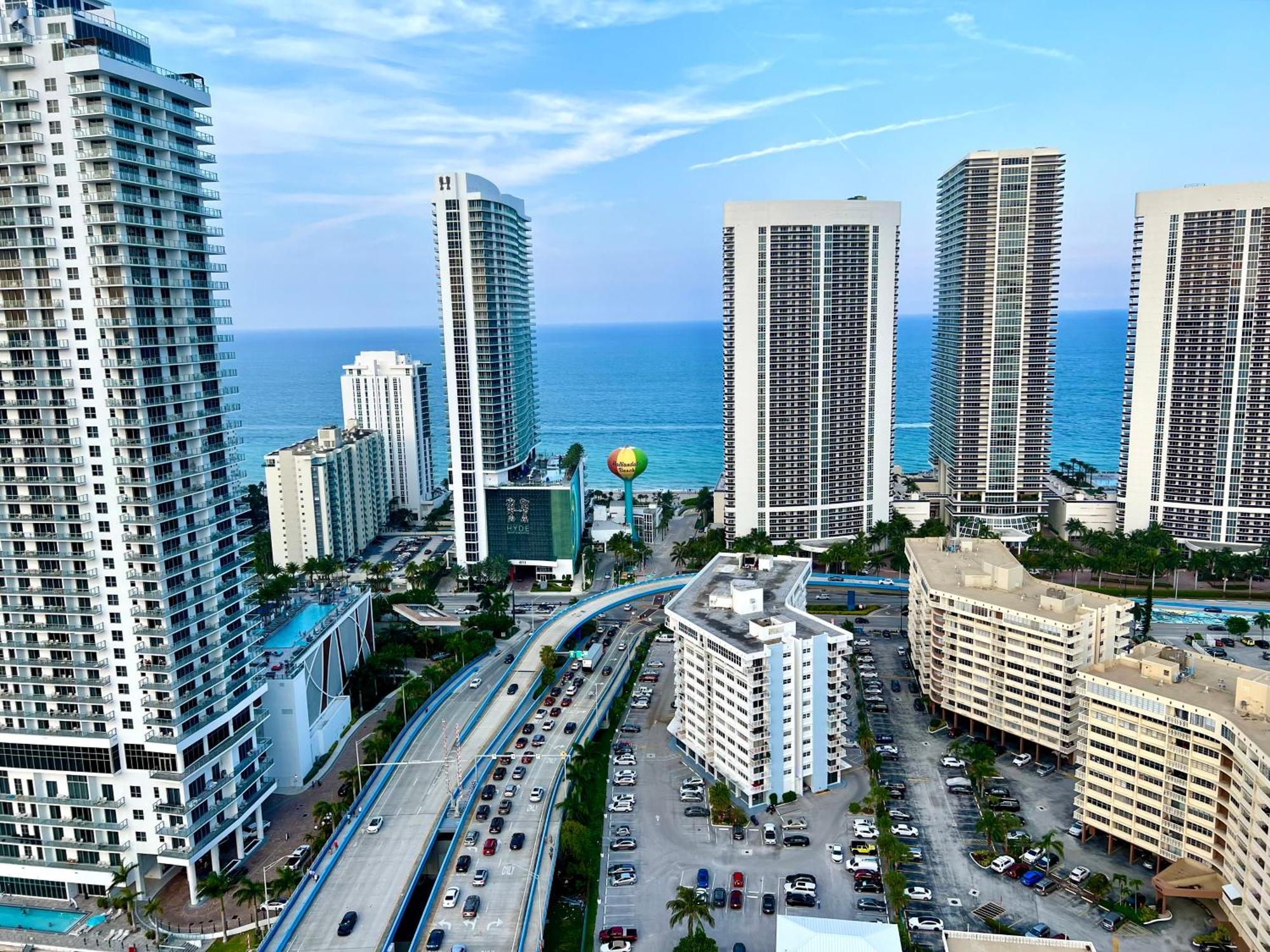 Mvr Apartments At Beachwalk Resort Hallandale Beach Exteriör bild