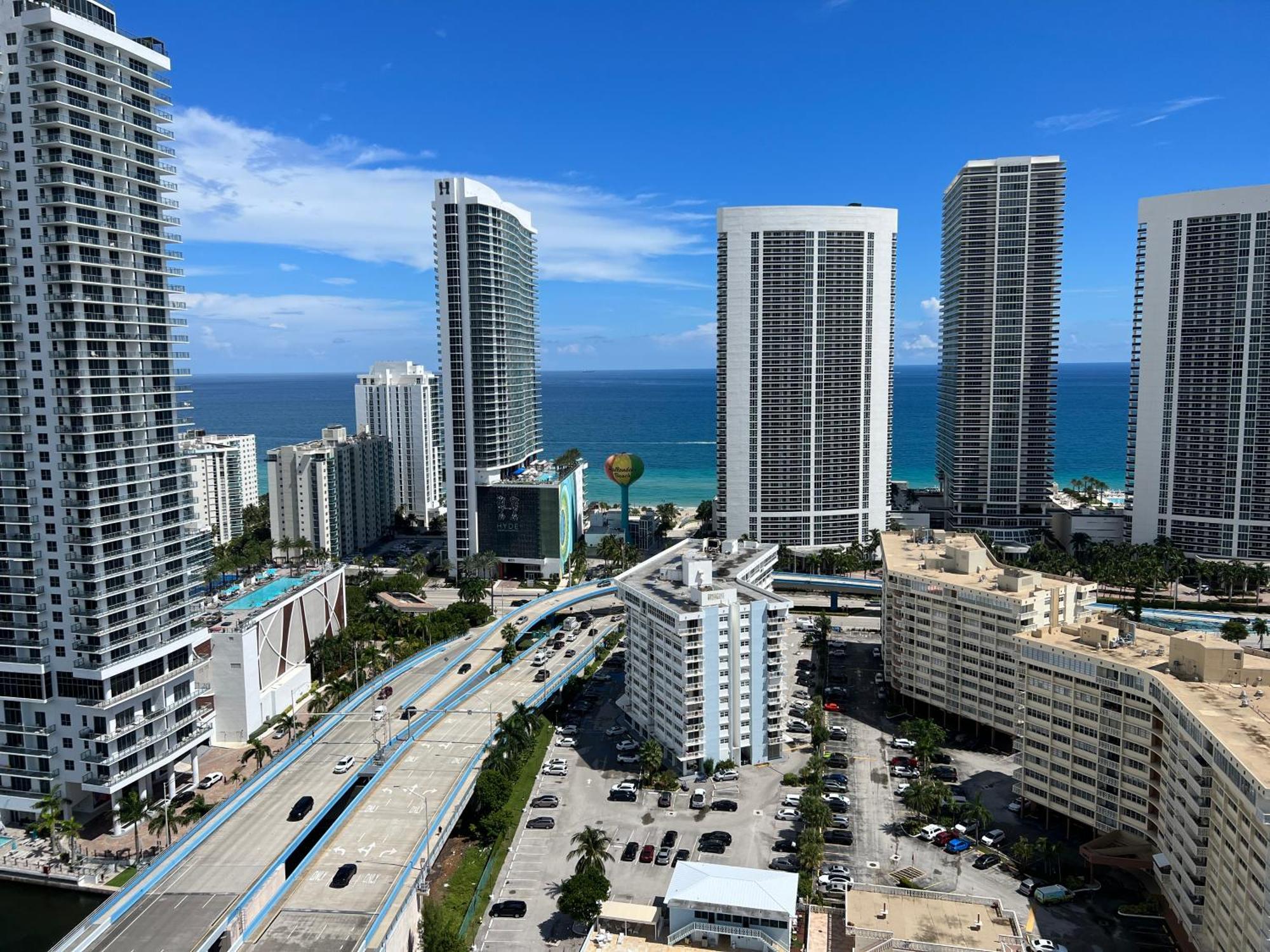Mvr Apartments At Beachwalk Resort Hallandale Beach Exteriör bild