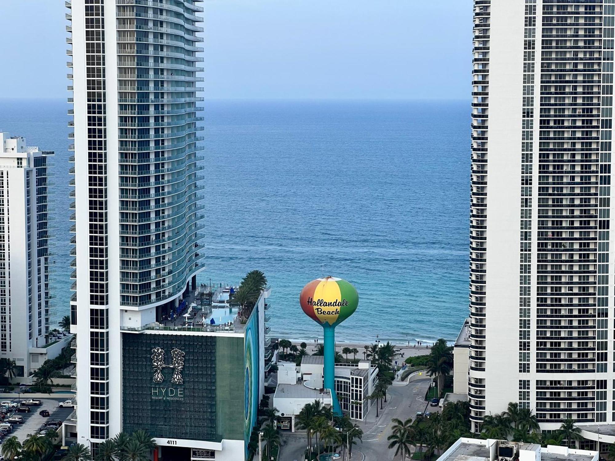 Mvr Apartments At Beachwalk Resort Hallandale Beach Exteriör bild