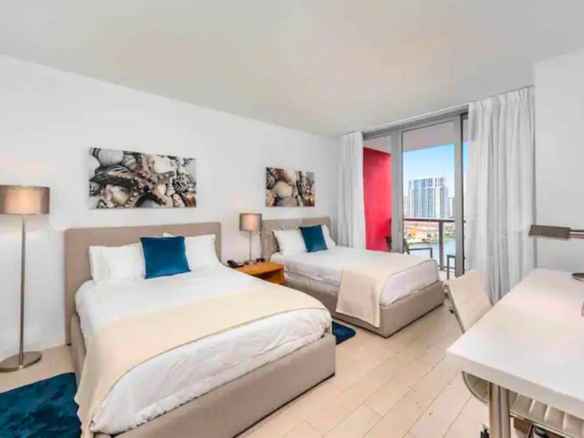 Mvr Apartments At Beachwalk Resort Hallandale Beach Exteriör bild