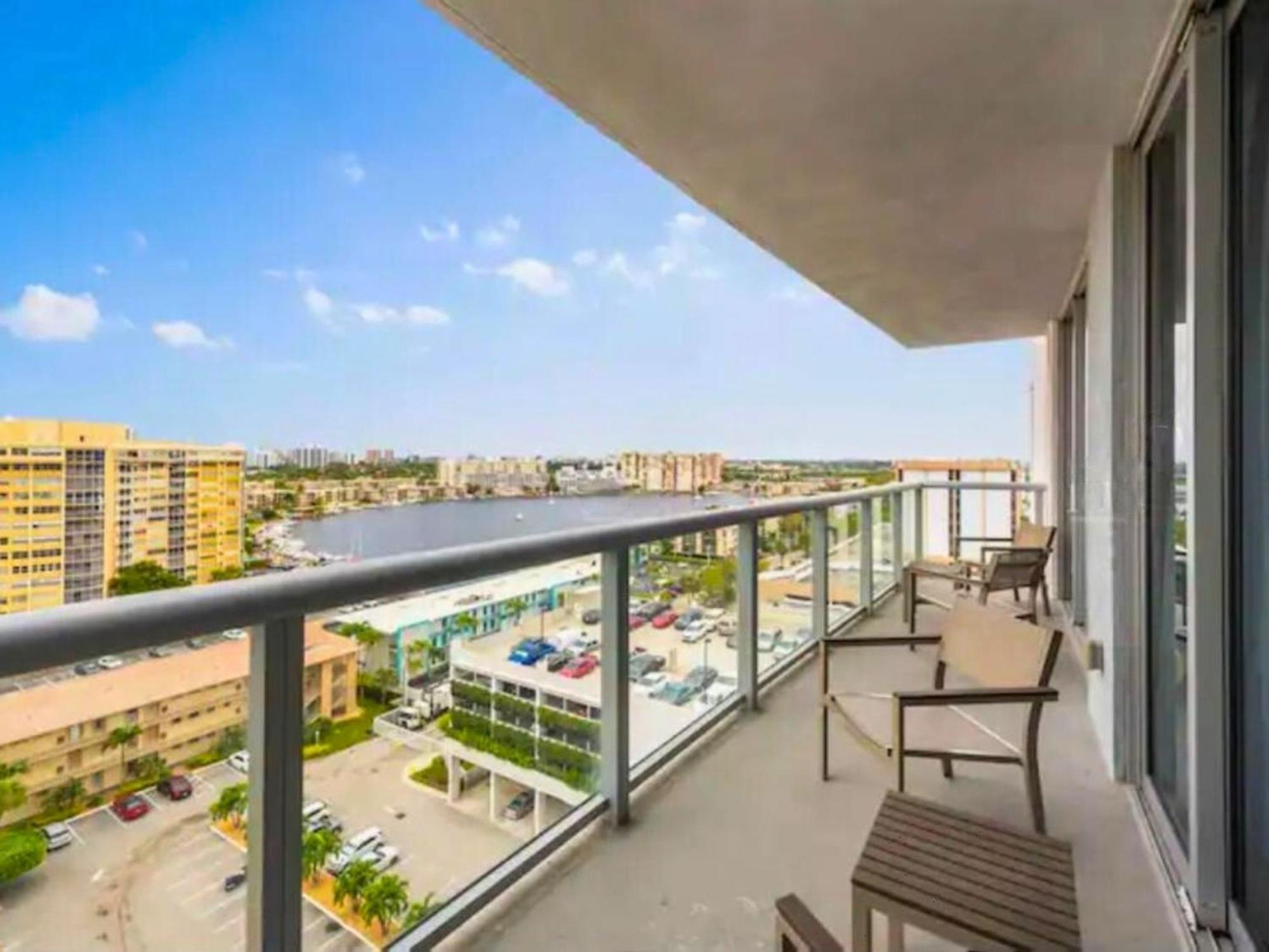 Mvr Apartments At Beachwalk Resort Hallandale Beach Exteriör bild